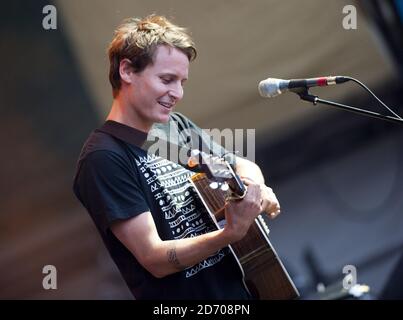 Ben Howard beim Latitude Festival in Southwold, Suffolk. Stockfoto