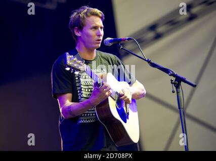 Ben Howard beim Latitude Festival in Southwold, Suffolk. Stockfoto