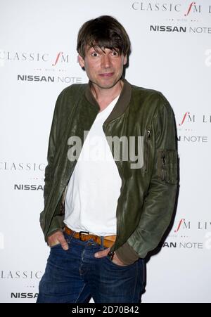 Moderator Alex James Backstage während Classic FM Live, in der Royal Albert Hall in West London. Stockfoto