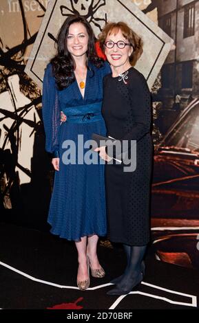 Lara Pulver und Una Stubbs nehmen an den ITV Crime Thriller Awards im Hotel Grosvenor im Zentrum von London Teil. Stockfoto