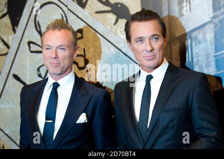 Gary und Martin Kemp nehmen an den ITV Crfime Thriller Awards im Grosvenor Hotel im Zentrum von London Teil. Stockfoto