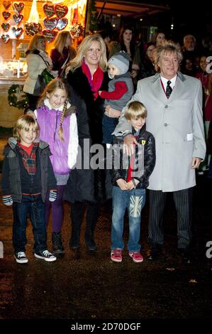 Rod Stewart und Penny Lancaster bei der Eröffnungsnacht des Winter Wonderland im Hyde Park, London. Stockfoto