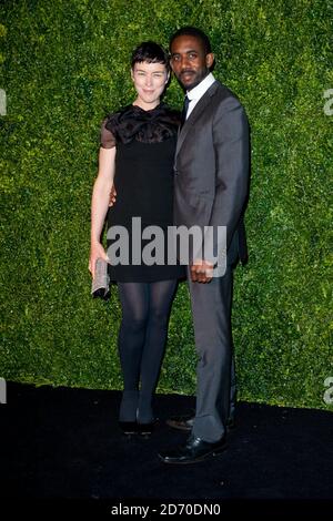 Olivia Williams und Rhashan Stone nehmen an den 58. London Evening Standard Theatre Awards in Zusammenarbeit mit Burberry im Savoy Hotel in London Teil. Stockfoto