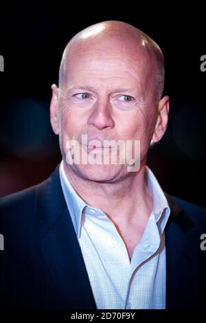 Bruce Willis bei der Premiere VON A Good Day to die Hard im Empire-Kino am Leicester Square in London. Stockfoto