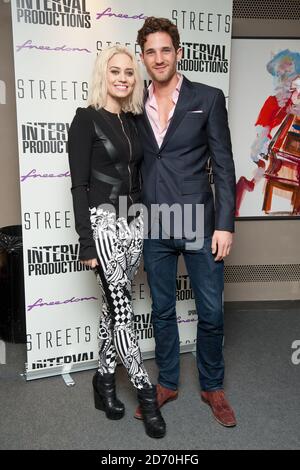 Kimberly Wyatt und Freund Max Rogers bei der VIP Night for Streets im Cockpit Theater im Norden Londons. Stockfoto