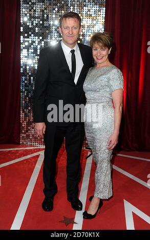 Chris Walker und Jan Pearson kommen für die British Soap Awards 2013 bei MediaCityUK, Salford, Manchester an. Stockfoto