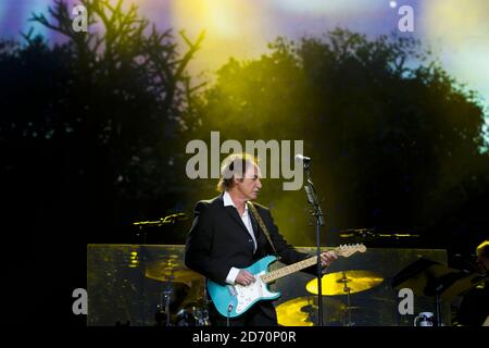 Ray Davies tritt im Hyde Park im Zentrum von London auf, während des Barclaycard British Summer Time Festivals. Stockfoto