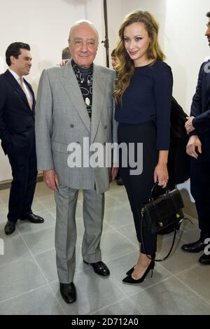 Mohamed Al Fayed und Tochter Camilla besuchen die Issa Modenschau, die im Rahmen der London Fashion Week in der Serpentine Gallery stattfindet. Stockfoto