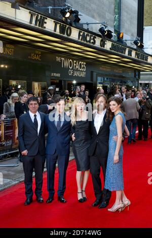 (l-r) Hossein Amini, Oscar Issac, Kirsten Dunst, Viggo Mortensen und Daisy Bevan bei der Premiere von The Two Faces im Januar auf dem Curzon Mayfair in London. Stockfoto