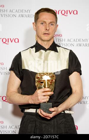 Sean Harris mit dem Leading Actor Award für Southcliffe im Pressesaal der Arqiva British Academy Television Awards 2014 im Theatre Royal, Drury Lane, London. Stockfoto