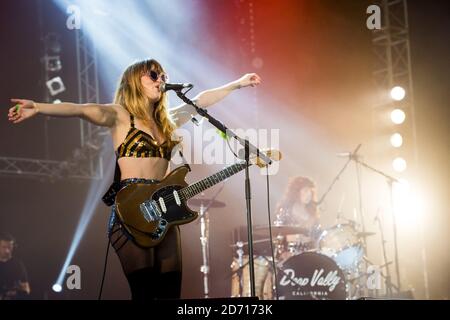 Deap Vally beim Isle of Wight Festival, in Newport auf der Isle of Wight. Stockfoto