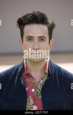 Nick Grimshaw besucht die Burberry Fashion Show, die im Kensington Palace Gardens als Teil von London Collections Men stattfindet. Stockfoto