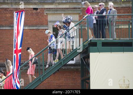 Rennfahrer am vierten Tag von Royal Ascot auf der Ascot Racecourse in Berkshire. Stockfoto