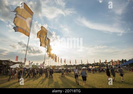 Atmosphäre beim Womad Festival, in Charlton Park, Wiltshire. Stockfoto