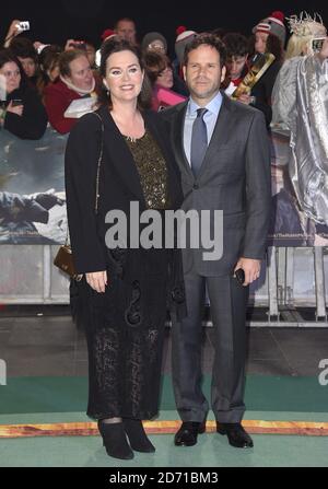 Philippa Boyens und Seth F. Miller bei der Ankunft im Hobbit: Die Schlacht der fünf Armeen Weltpremiere auf dem Odeon Leicester Square und Empire IMAX, London. Stockfoto