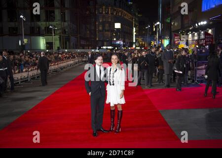 Alicia Vikander und Kit Harington bei der Premiere von Testament of Youth, im Empire Cinema am Leicester Square, London Stockfoto
