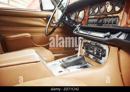 Nahaufnahme des vorderen Teils des Luxus alten Retro Automobil Stockfoto