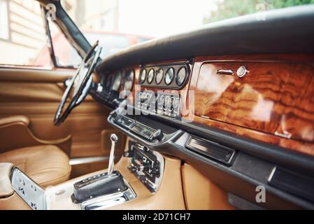 Nahaufnahme des vorderen Teils des Luxus alten Retro Automobil Stockfoto
