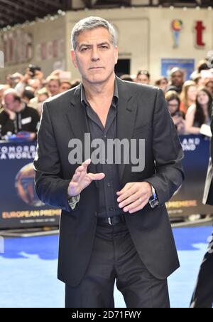 George Clooney bei der europäischen Premiere von Disneys "Tomorrowland A World Beyond" im Odeon Cinema Leicester Square, London (Pflichtangabe: Matt Crossick/ Empics Entertainment) Stockfoto