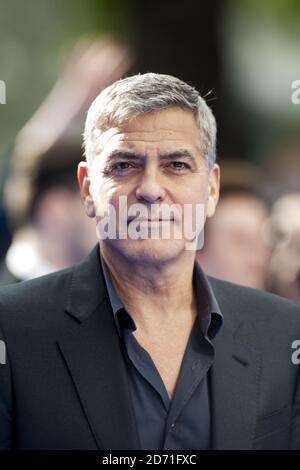 George Clooney kommt zur Premiere von Tomorrowland: A World Beyond, am Odeon Leicester Square, London. Stockfoto