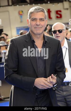 George Clooney kommt zur Premiere von Tomorrowland: A World Beyond, am Odeon Leicester Square, London. Stockfoto