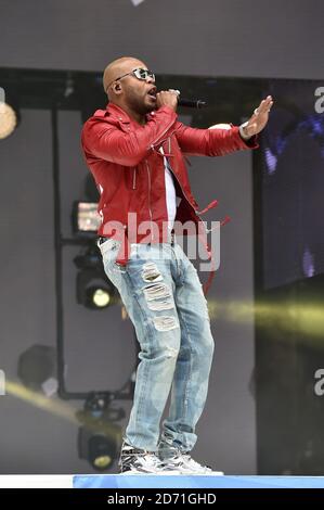 WÄHREND des Summertime Ball von Capital FM im Wembley Stadium, London, TRITT FLO Rida AUF der Bühne auf. Stockfoto