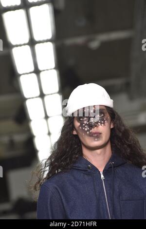Models auf dem Laufsteg während der Agi und Sam Modenschau, die im Victoria House während der London Collections des British Fashion Council: Men stattfand. Stockfoto