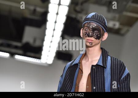 Models auf dem Laufsteg während der Agi und Sam Modenschau, die im Victoria House während der London Collections des British Fashion Council: Men stattfand. Stockfoto