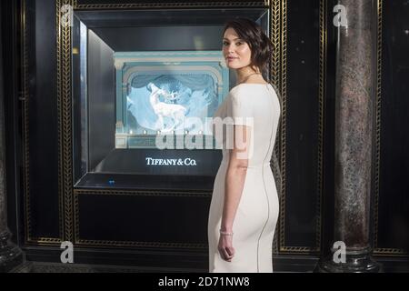 Gemma Arterton bei der Enthüllung des Tiffany weihnachtsfensters in der Bond Street in London. Stockfoto