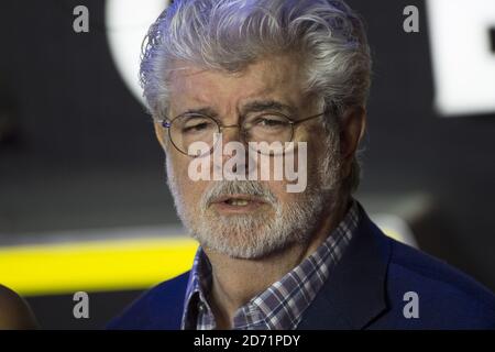 George Lucas bei der Premiere von 'Star Wars: The Force Awakens' am Leicester Square, London Stockfoto