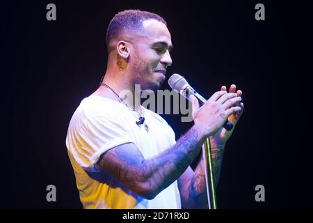 Aston Merrygold unterstützt Jason Derulo in der O2 Arena im Osten Londons. Stockfoto