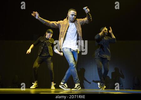 Aston Merrygold unterstützt Jason Derulo in der O2 Arena im Osten Londons. Stockfoto