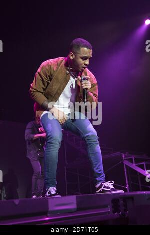 Aston Merrygold unterstützt Jason Derulo in der O2 Arena im Osten Londons. Stockfoto