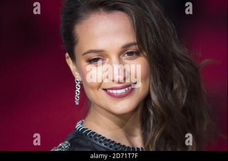 Alicia Vikander bei den EE British Academy Film Awards im Royal Opera House, Bow Street, London Stockfoto