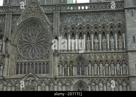 Detail der Nidaros Kathedrale im Zentrum der Stadt Trondheim in Norwegen. Stockfoto