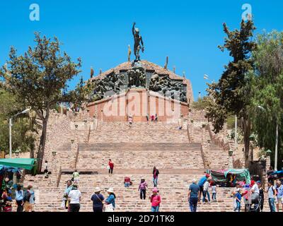 Iconic Monumento a los Heroes de la Independencia , Denkmal zur Erinnerung an die Kämpfe um die Unabhängigkeit. Stadt Humahuaca in der Schlucht Quebrada de Hum Stockfoto