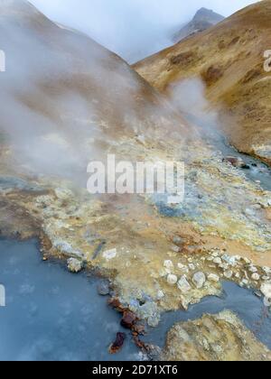 Geothermie Hveradalir in den Bergen von Kerlingarfjoell im Hochland von Island. europa, nordeuropa, island, september Stockfoto