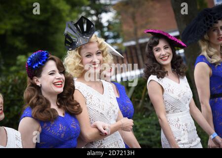 Atmosphäre am zweiten Tag des Royal Ascot 2016, auf der Rennbahn Ascot. Stockfoto