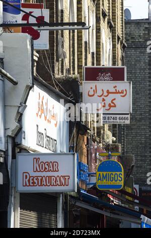 Ein Restaurant im Nahen Osten in Shepherd's Bush, West London. Am 30. September wird es 100 Tage her sein, seit Großbritannien für den Austritt aus der EU gestimmt hat, während der die gemeldeten einwanderungsfeindlichen und islamophobischen Hassverbrechen zugenommen haben. Stockfoto