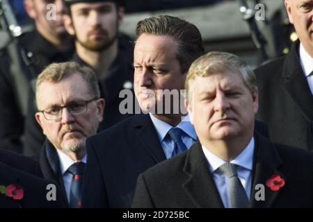 Der ehemalige Premierminister David Cameron beim jährlichen Gedenksonntag im Cenotaph-Denkmal in Whitehall, im Zentrum von London, zu Ehren von Mitgliedern der Streitkräfte, die bei großen Konflikten ums Leben gekommen sind. Bilddatum: Sonntag, 13. November 2016. Bildnachweis sollte lauten: Matt Crossick/ EMPICS Entertainment. Stockfoto