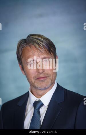 Mads Mikkelsen bei der Premiere von Rogue One: A Star Wars Story in der Tate Modern, London. Bilddatum: Dienstag, 13. Dezember 2016. Bildnachweis sollte lauten: Matt Crossick/ EMPICS Entertainment. Stockfoto