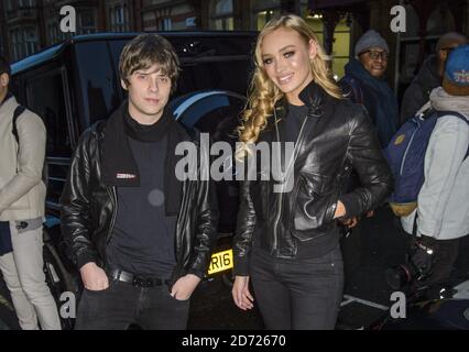 Jake Bugg und Roxie Horner im Bild aus und über während der London Fashion Week Menâ €™s AW17 bei 180 Strand, London. Bilddatum: Samstag, 7. Januar 2016. Bildnachweis sollte lauten: Matt Crossick/ EMPICS Entertainment. Stockfoto