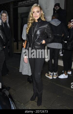 Roxie Horner im Bild aus und über während der London Fashion Week Menâ €™s AW17 bei 180 Strand, London. Bilddatum: Samstag, 7. Januar 2016. Bildnachweis sollte lauten: Matt Crossick/ EMPICS Entertainment. Stockfoto