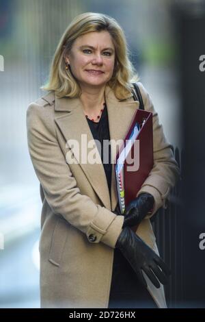 Justine Greening MP, Staatssekretärin für Bildung, nimmt an einer Kabinettssitzung in Downing Street, London, Teil. Bilddatum: Dienstag, 17. Januar 2016. Bildnachweis sollte lauten: Matt Crossick/ EMPICS Entertainment. Stockfoto