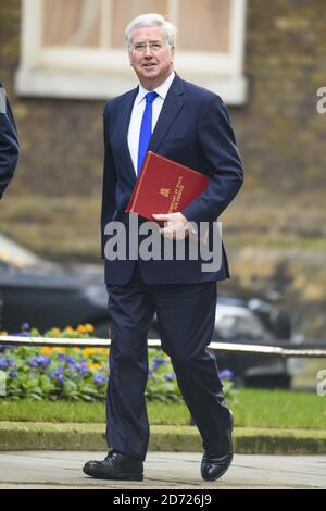 Sir Michael Fallon MP, Staatssekretär für Verteidigung, nimmt an einer Kabinettssitzung in Downing Street, London, Teil. Bilddatum: Dienstag, 17. Januar 2016. Bildnachweis sollte lauten: Matt Crossick/ EMPICS Entertainment. Stockfoto