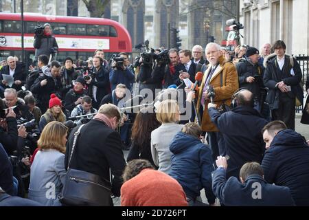 Fair Deal für Expats-Sprecher John Shaw spricht vor dem Obersten Gerichtshof in London mit den Medien, wo Richter entschieden haben, dass die Regierung den Brexit ohne einen Akt des Parlaments nicht auslösen kann. Bilddatum: Dienstag, 24. Januar 2016. Bildnachweis sollte lauten: Matt Crossick/ EMPICS Entertainment. Stockfoto