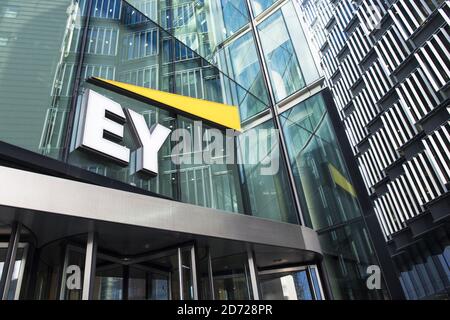 Gesamtansicht der Büros von Ernst und Young im Süden Londons. Laut dem Verzeichnis der Analysten Brand Finance ist EY derzeit die 7. Wertvollste britische Marke. Bilddatum: Donnerstag, 9. März 2017. Bildnachweis sollte lauten: Matt Crossick/ EMPICS Entertainment. Stockfoto