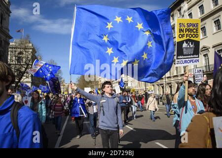 Demonstranten nehmen an einer Kundgebung gegen den Brexit im Zentrum von London Teil. Bilddatum: Samstag, 25. März 2017. Bildnachweis sollte lauten: Matt Crossick/ EMPICS Entertainment. Stockfoto