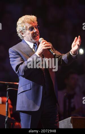 Roger Daltrey spricht während der jährlichen Konzertreihe des Teenage Cancer Trust auf der Bühne der Royal Albert Hall in London. Bilddatum: Mittwoch, 29. März 2017. Bildnachweis sollte lauten: Matt Crossick/ EMPICS Entertainment. Stockfoto