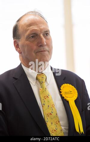 Simon Hughes, Kandidat der Liberaldemokraten für Bermondsey und Old Southwark, im Bild während einer Tour durch einen Co-Working Space in Borough, Süd-London. Bilddatum: Freitag, 2. Juni 2017. Bildnachweis sollte lauten: Matt Crossick/ EMPICS Entertainment. Stockfoto